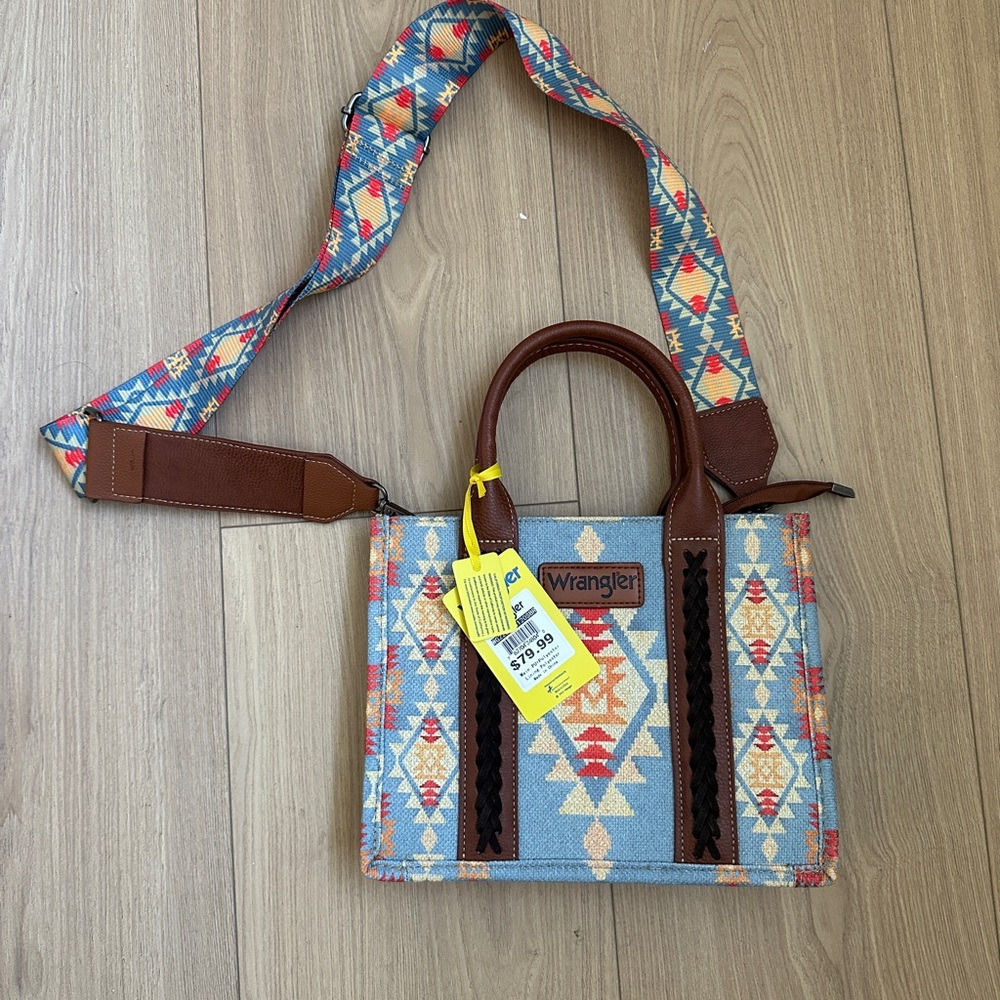 BNWT Wrangler Aztec Print Crossbody Bag